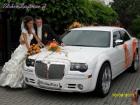 Chrysler 300c limuzyny na 22calowych chromowanych felgach