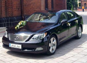 luksusowy LEXUS LS460